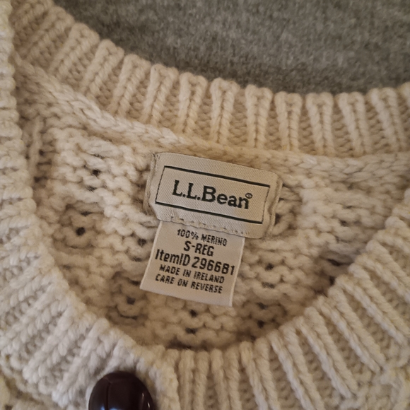 LL BEAN Merino Wool Sweater - Picture 2 of 4